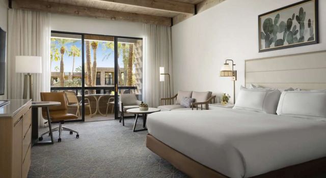 Двухместный номер with Patio or Balcony и с видом на бассейн DoubleTree by Hilton Paradise Valley Resort Scottsdale