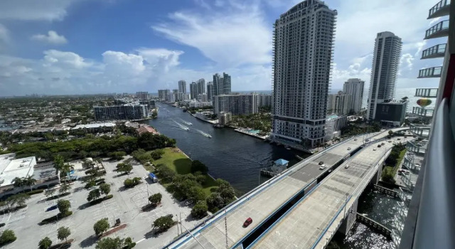 Апартаменты 23rd floor Luxury & Spacious BeachWalk Resort Apartment with Amazing View
