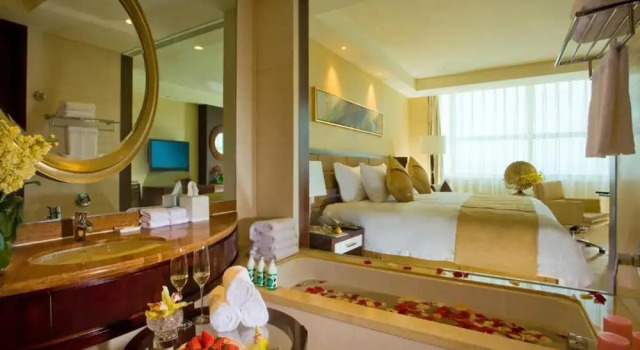 Двухместный номер Deluxe с красивым видом из окна Huaqiao New Century Grand Hotel