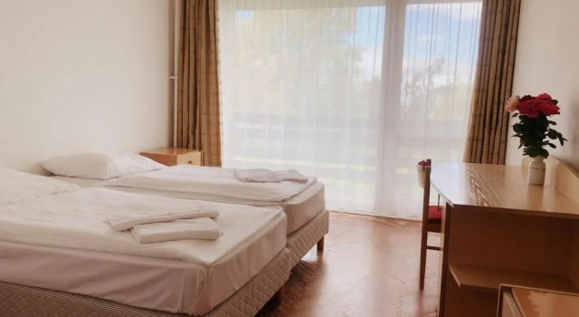 Riviera Park Hotel, Забронировать Отель Балатонфельдвар Шомодь, рядом с Balatonföldvár port