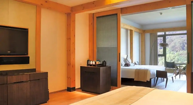 Четырёхместный номер Premium с видом на горы InterContinental One Thousand Island Lake Resort