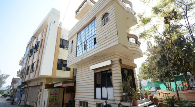 Nanda Lodge by OYO Rooms, Boek Hotel Pathankot Punjab