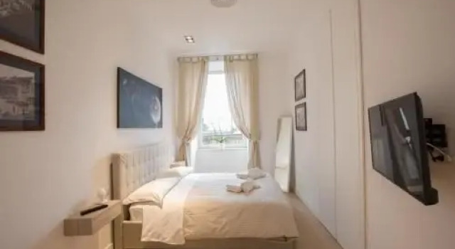 Flat 3 Bedrooms 1 Bathroom - Naples, Забронировать Отель Позиллипо Неаполь, рядом с Mergellina Metro Station