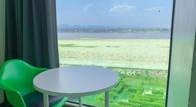 Номер Deluxe The River Hotel