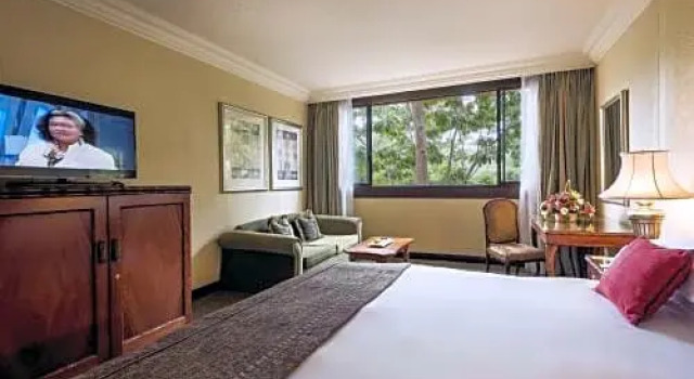 Семейный номер Luxury The Cascades Hotel at Sun City