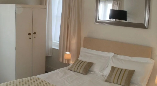 Gumfreston Guest House, Забронировать Отель Тенби Пембрукшир