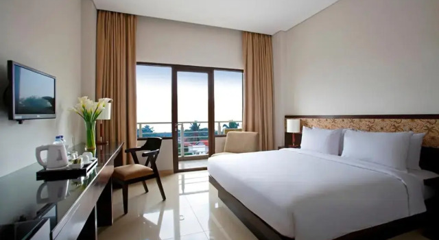 Superior Double room with balcony Hotel Surya Yudha Purwokerto