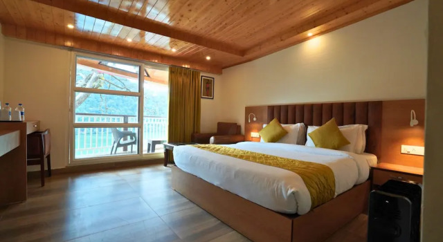 Номер Standard с балконом и с видом на озеро The Imperial Green (180 lake view)