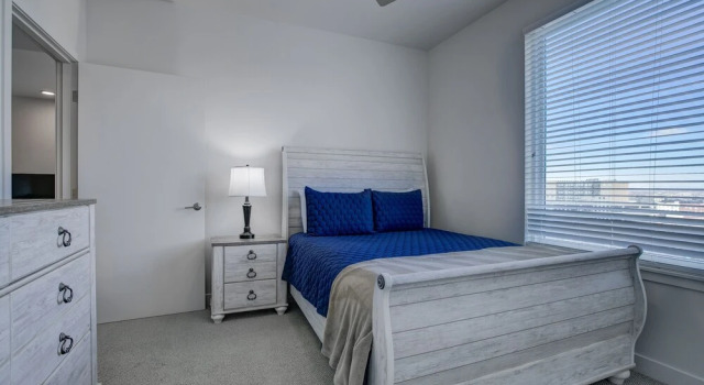 SoBe Denver Downtown Apartments, Забронировать Апартаменты/квартира Отели Денвера с парковкой, рядом с Бейсбольный стадион «Курс-филд», Парковка