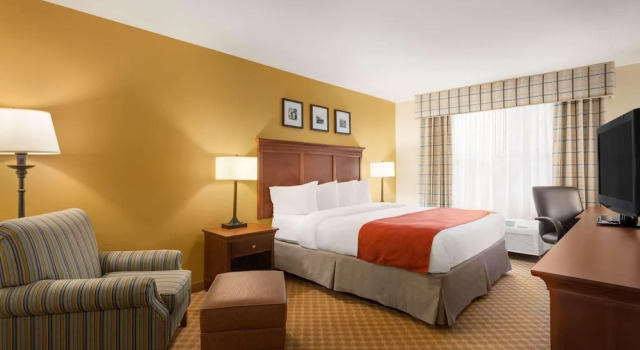 Двухместный номер Standard Country Inn & Suites by Radisson, Holland, MI