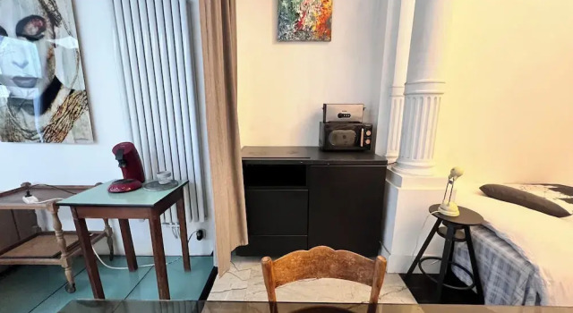 Chic Comfortable Loft and Natural Light, Забронировать Отель Брюссель Брюссельский столичный регион, рядом с Университет Сен-Луиса