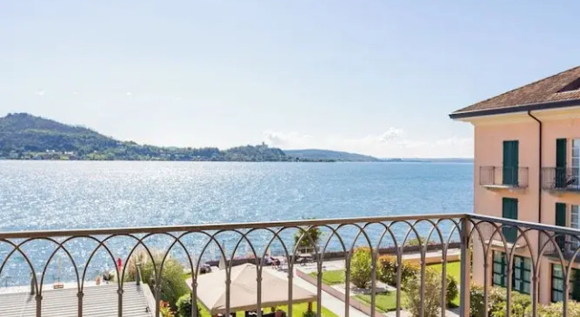 Семейный номер Standard с видом на озеро Resort Antico Verbano