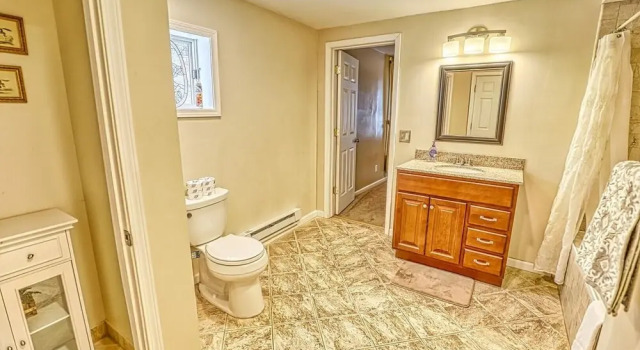 33 West Washington Street 4 Bedroom Home by RedAwning, Prenota Hotel Hotel e alloggi a Little Valley, Hotel
