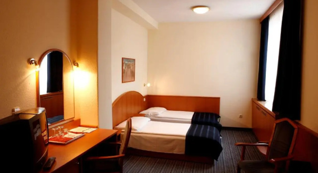 Трёхместный номер Economy Benczur Hotel