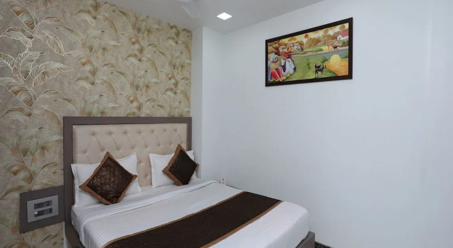 OYO 15485 Hotel Vaishnavi Heritage Inn, Забронировать Отель Отели Сикандра с парковкой, Парковка