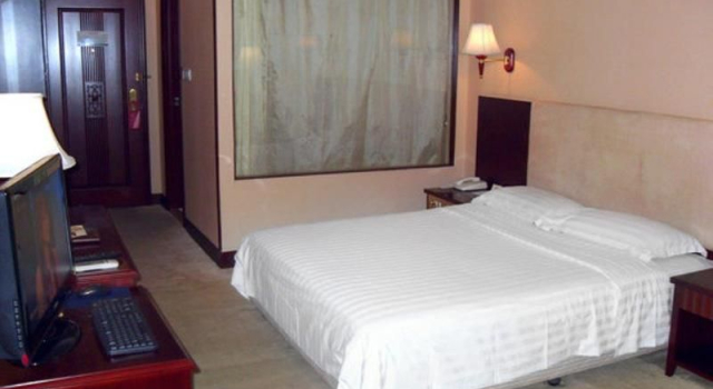GreenTree Alliance Guangdong Shenzhen Pinghu Avenue Jingdu Town Hotel, Rezerwuj Hotel Hotele w Shenzhen z parkingiem, Parking