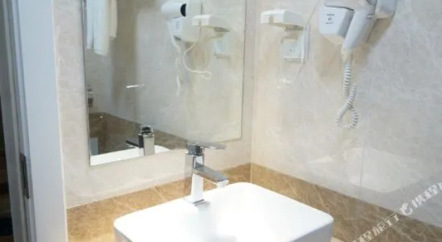 J. Hong Aier Hotel