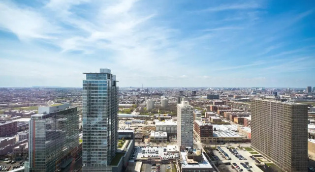 Четырёхместный номер Standard с красивым видом из окна Marriott Marquis Chicago