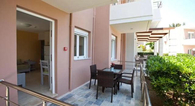 Апартаменты Phaedra Hotel