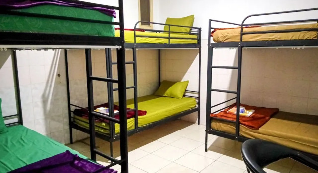 Bett im Wohnheim Colorbox House