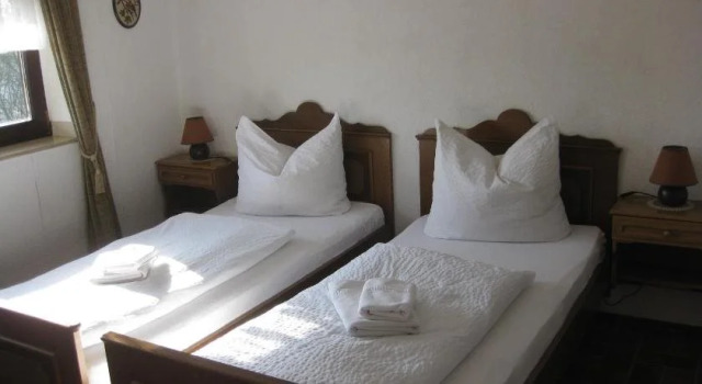 Dreikausens Landgasthaus Wildhof, Забронировать Отель  