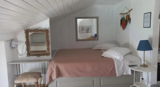 Студия Athina Guesthouse