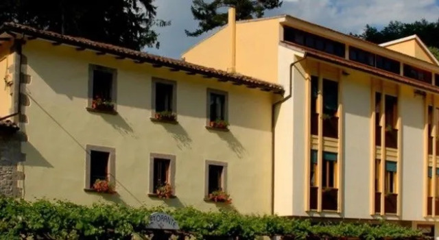 Albergo Regina Giovanna, Забронировать Отель Аркуата-дель-Тронто Монти-делла-Лага