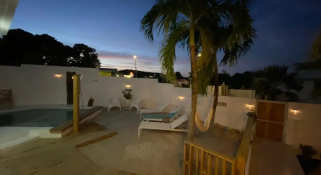 4BLESSINGSCURACAO TOP location swimming pool & nearby beaches -
