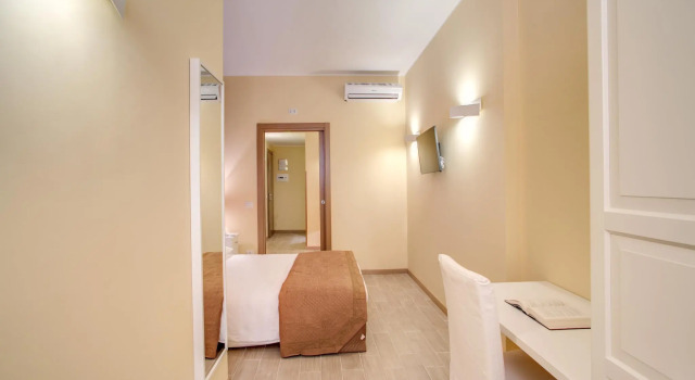Top Floor Navona Guest House, Rezervovat Penzión Hotely v Lazio s parkováním, Parkování