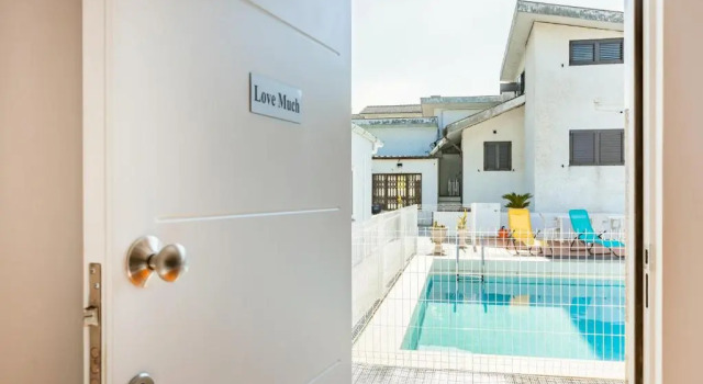 Апартаменты Live, Laugh, Love Beach Guest Home with AC