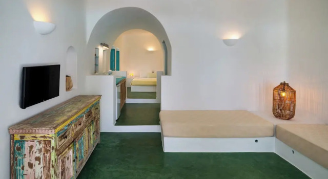 Четырёхместный номер Standard с балконом и с видом на море Nissia Beach Apartments & Suites