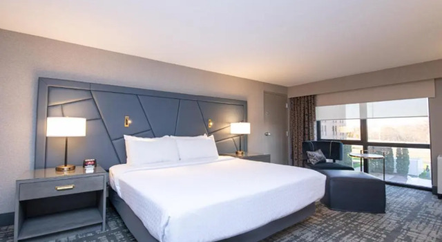 Номер Standard Crowne Plaza Providence-Warwick  by IHG