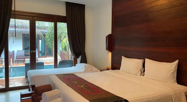 Трёхместный номер Standard с видом на бассейн Howard Johnson by Wyndham Phuket Naiyang