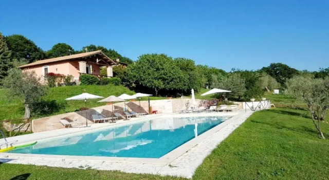 Rustic Country House With a View of Lake Bolsena, Book Feriehus Bolsena Lake Bolsena