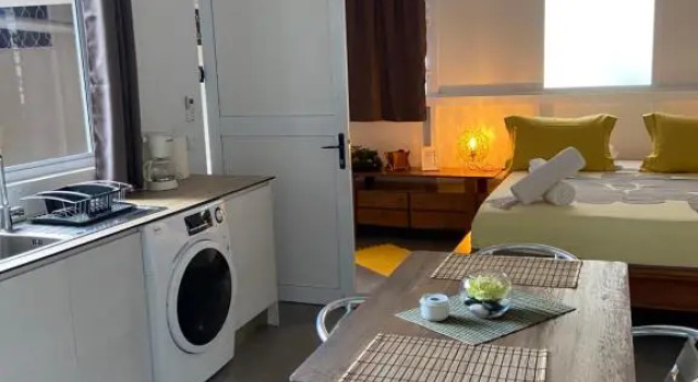 Bungalow APETAHI, Boek Bed and Breakfast Hotels in Tahiti met parkeren, Parkeren
