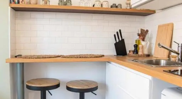 Small Studio of 14m in the Heart of Lyon, Забронировать Отель 01. Отель-де-Виль Лион, рядом с Энон