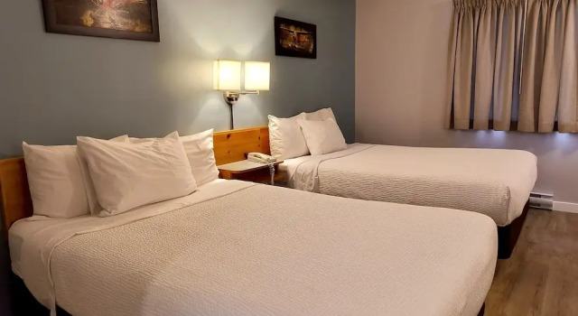 Четырёхместный номер Economy Fireweed Motel