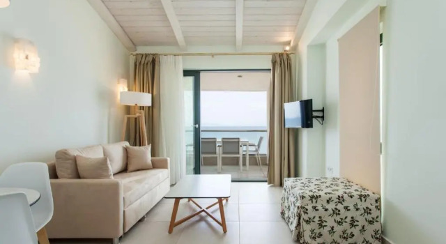 Апартаменты с видом на море Elpiniki Luxury Apartments