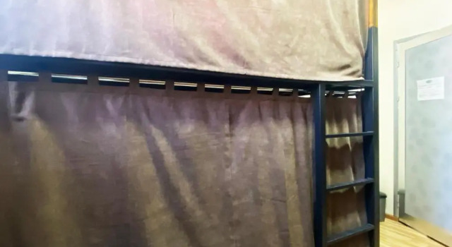 Кровать в общем номере Domino Yerevan Hostel & Tours