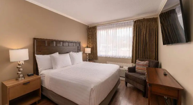 Люкс Prestige Hudson Bay Lodge & Conference Centre, WorldHotels