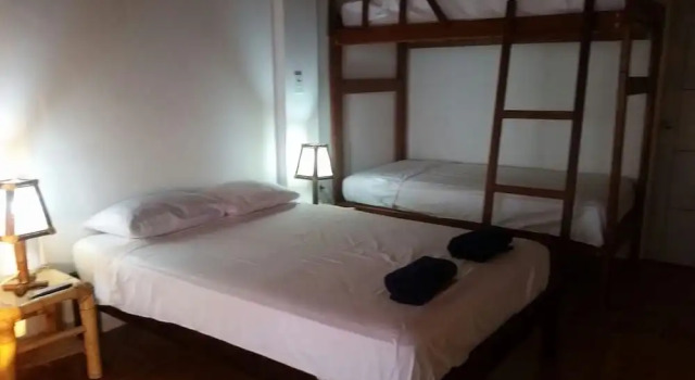 Четырёхместный номер Standard с балконом и рядом с пляжем Las Tortuguitas Bungalows