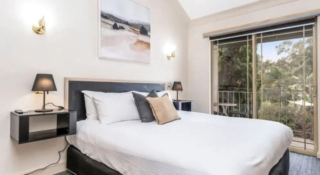 Апартаменты The Swan Valley Hotel