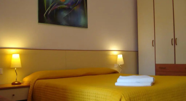 Holiday Appartamenti, Book Hotel Grado 