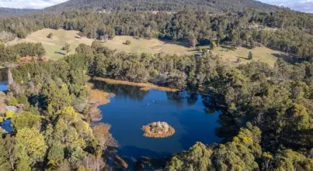 Quamby Bluff Lake House, Deloraine, Tasmania, Book Hotel Deloraine Tasmania