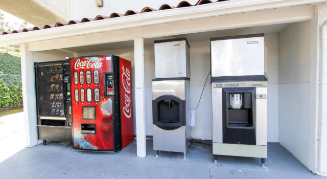 Motel 6-La Mesa, CA - San Diego, Забронировать Мотель Отели Ла Меса с парковкой, рядом с Computer Museum of America, Парковка