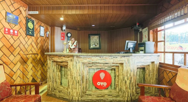 OYO 48910 Hotel Blue Bird