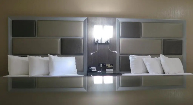 Четырёхместный номер Standard Red Roof Inn Yuba City Bonanza - Marysville