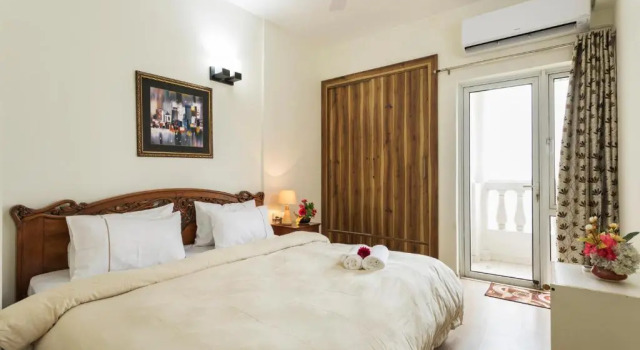 Hostie Elina-3BR Condo West/Central Delhi