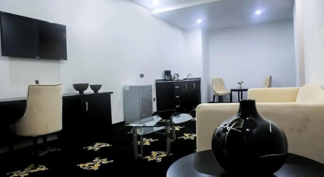 Люкс Executive BON Hotel Ikeja Residence