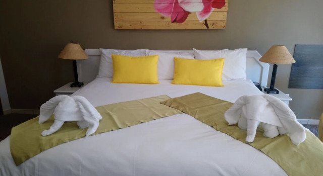 Номер Standard Цокольный этаж с балконом Elephant Lake Hotel